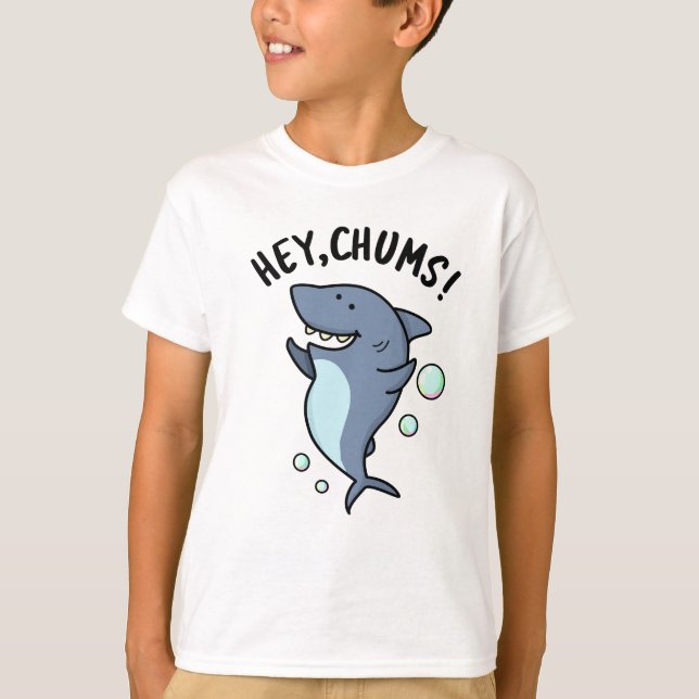 Chums Funny Toothy Shark Pun T Shirt (Framsida)