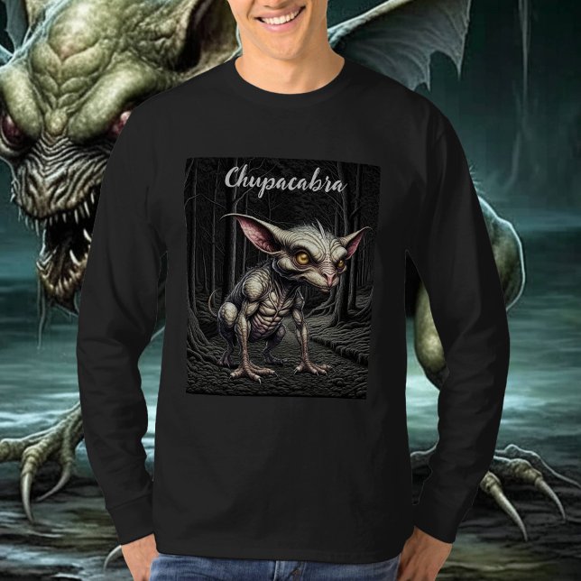 Chupacabra i skogen Kryptid T Shirt (Skapare uppladdad)