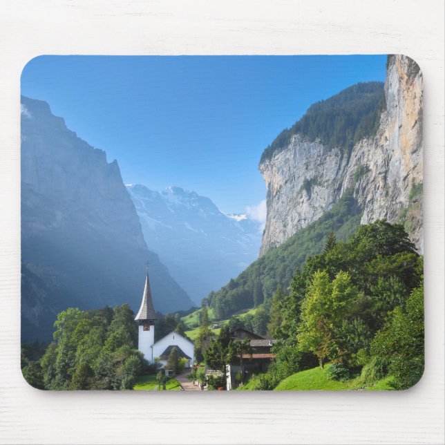 Church in Lauterbrunnen valley, Schweiz Musmatta (Framsidan)