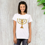 Church Menorah T Shirt<br><div class="desc">En kyrkmenorah i guld med många ljus. Den här designen ser ut att vara i verkligen med Womens T-Shirt</div>