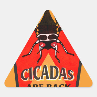 Cicadas är Back Funny Magicicada Triangelformat Klistermärke