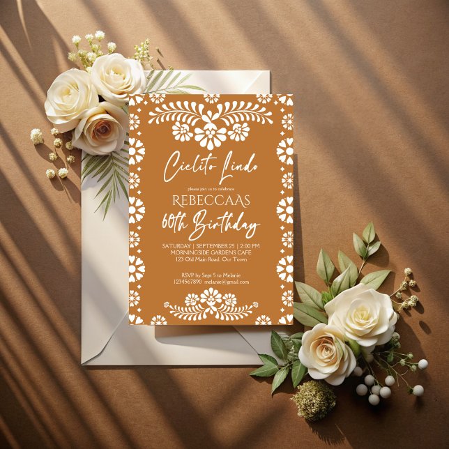 Cielito lindo terracotta Mexican 60-årsdagen Inbjudningar (Cielito lindo terracotta talavera Mexican 60th birthday party Invitation template papel picado invit)