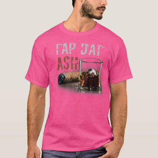 Cigarrer MÅSTE knacka på den aska Cigarrett och rö T Shirt