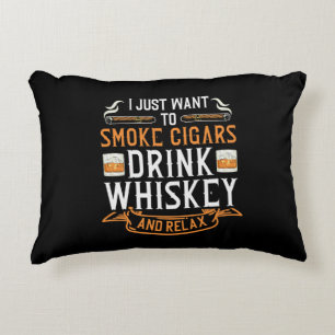 Cigarrett och Whiskey-citat Prydnadskudde