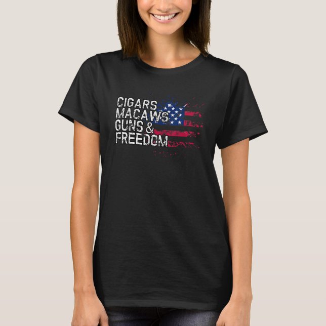 Cigars MACAWS Guns & Freedom MACAW T Shirt (Framsida)