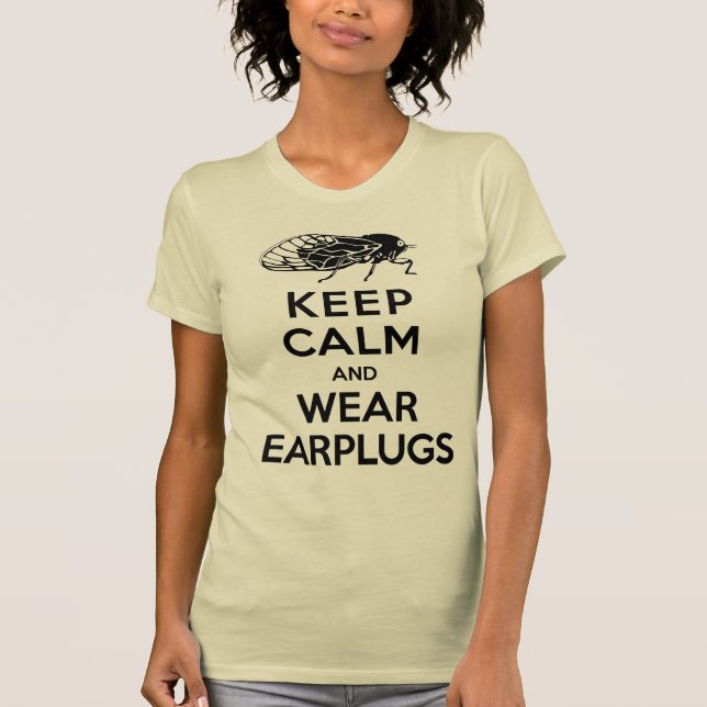 CIKADOR är här! Lugna behålla och bäraEarplugs Tee (Framsida)