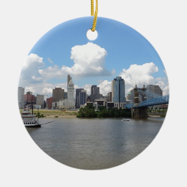 Cincinnati Ohio horisont med Ohioet River Julgransprydnad Keramik (Framsidan)