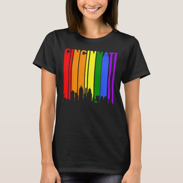 Cincinnati Ohio LGBTQ Gay Pride Rainbow Skyline T Shirt (Framsida)