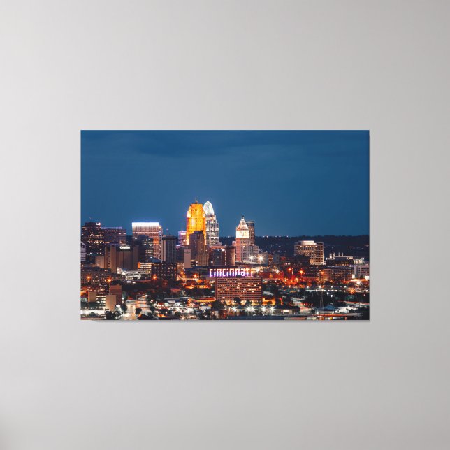 CINCINNATI SKYLINE TRINT ON STRETCHED CANVAS (Framsida)