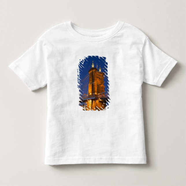 Cincinnatis siluett, Ohio, USA i skymningen T Shirt (Framsida)