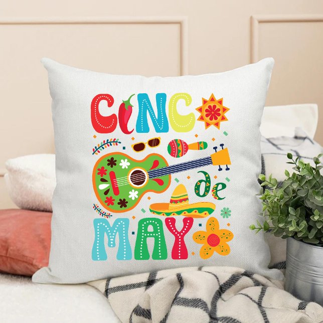 Cinco De Mayo Firande mexican-tema Kudde (Cinco De Mayo Celebration mexican theme Throw Pillow)