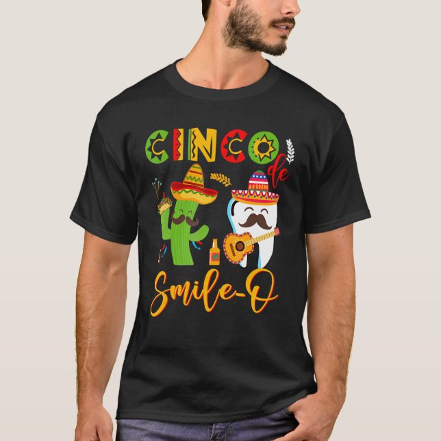 Cinco De Smile O Funny Guitar Tooth Catus Tacos M T Shirt (Framsida)