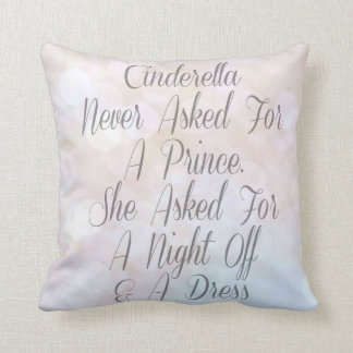 Cinderella som frågas aldrig för en Prince Kudde