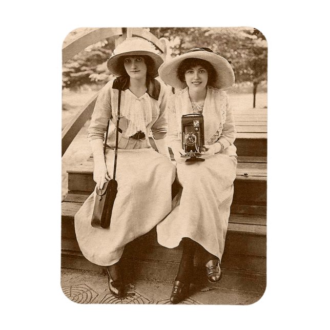 Circa 1910 kameraflickor magnet (Vertikal)