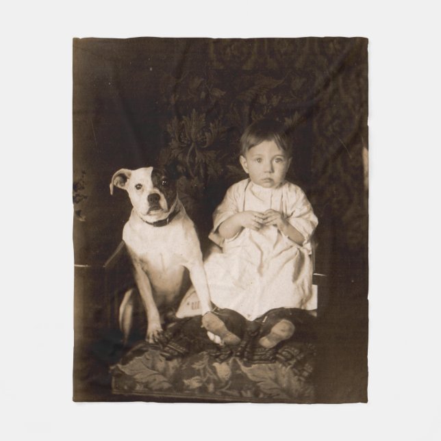 Circa 1910 pitbull och baby RPPC Fleecefilt (Framsidan)