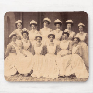 Circa 1914 sjuksköterskeskola studenter musmatta