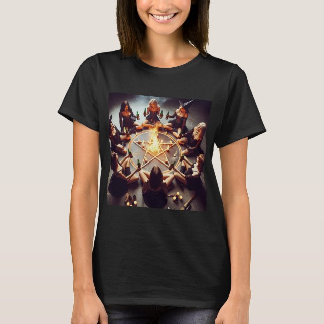 Círculo de Brujas: Ritual del Pentáculo en Llamas T Shirt (Framsida)