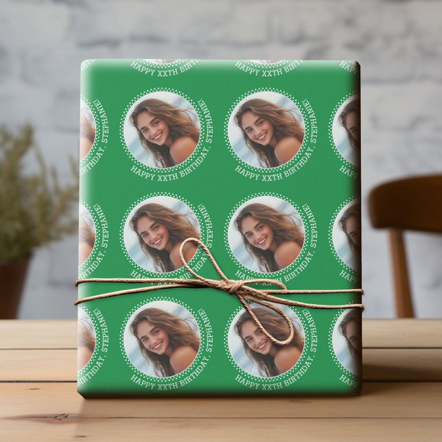 Cirkel ett foto med födelsedag Hälsning - Grönt Presentpapper (Custom Birthday Wrapping Paper with Photo)