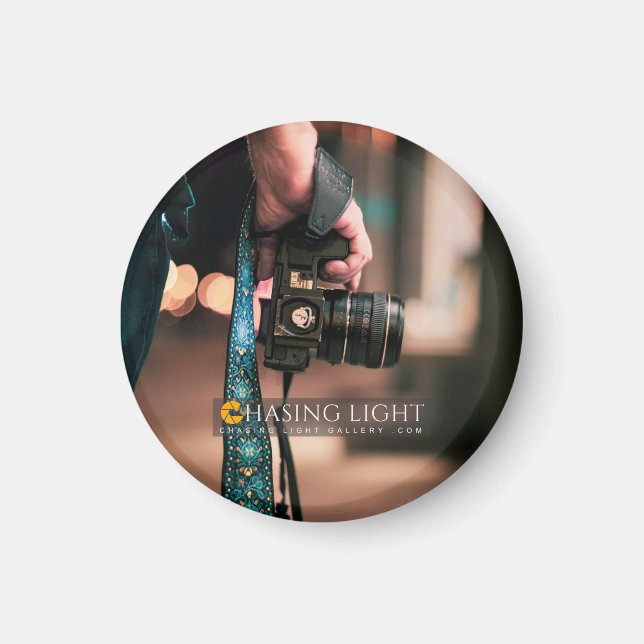 Cirkelmagnet "Chasing Light Gallery" Magnet (Framsidan)