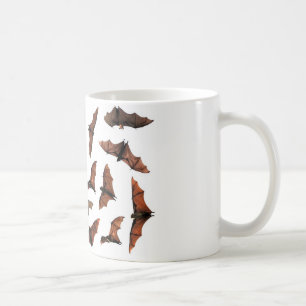 Cirkling av räv från fladdermus i himlar kaffemugg