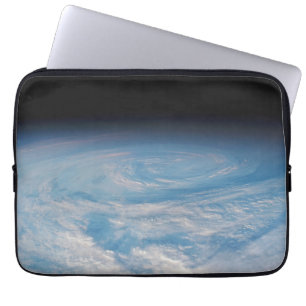 Cirkulär molnbildning över södra Stilla havet. Laptop Fodral