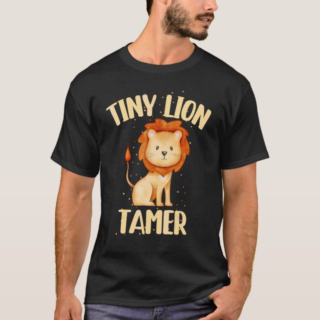 Cirkus Lejon Tämjare   Cirkus   Liten Lejon Tämjar T Shirt (Framsida)