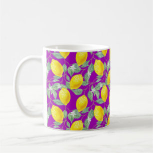 CITRONFRUKTER PÅ LILA BAKGRUND KAFFEMUGG