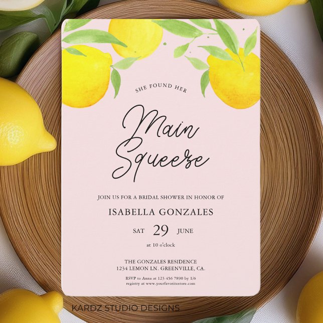 Citrus Main Squeeze Inbjudningskort för möhippan (This citrus summer bridal shower invitation is shown in 5 x 7 inches. Other sizes available.)