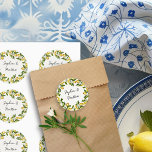 Citrusfrukt och Blommar av citrusfrukter och citru Runt Klistermärke<br><div class="desc">Lemon Grove-vigselklistermärken med briden och groomen namn till användan som kuvertförseglingar, toppdekor, klistermärken osv. Utformningen har en andedräkt av citroner, grönska och blommar blommor. Perfekt för ett citrontema i bröllop, italiensk inspirerad bröllop, orustiska Medelhavsvilla, estetiskt, blått och gult bröllop färg eller en utomhusbröllop när som helst på året. Om du...</div>
