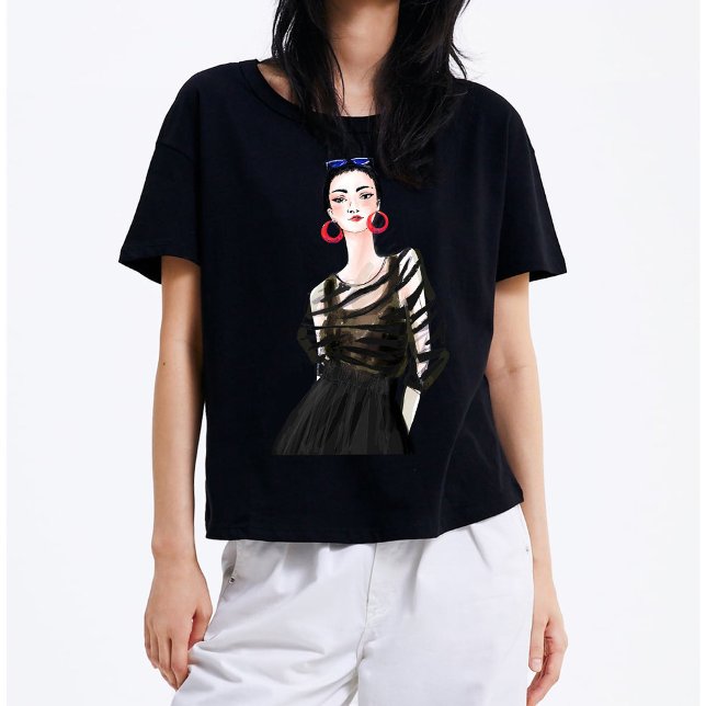 City Girl in Black Modern Graphic Women T-Shirt (Skapare uppladdad)