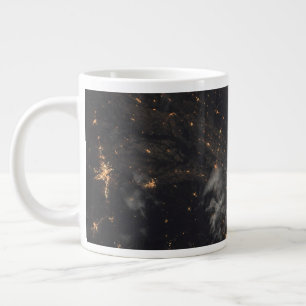 City Ljus på natten på planeten Jorden Jumbo Mugg