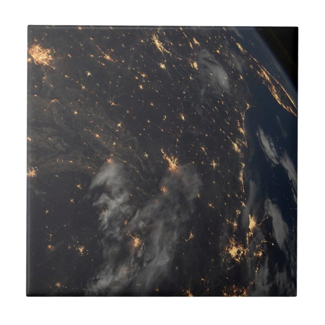 City Ljus på natten på planeten Jorden Kakelplatta (Framsidan)
