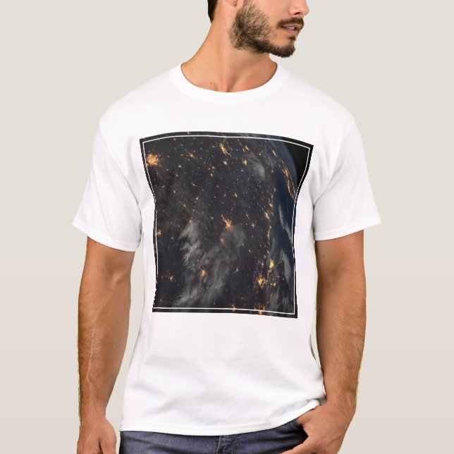 City Ljus på natten på planeten Jorden T Shirt (Framsida)