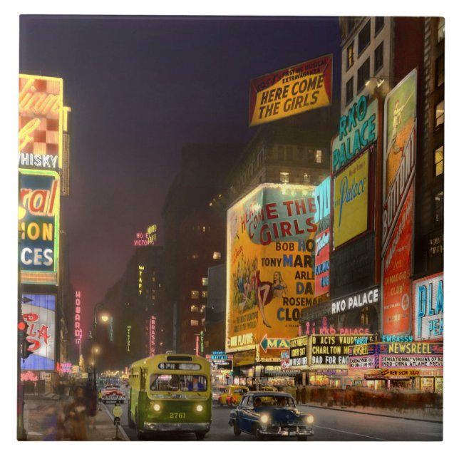 City - Manhattan, NY - Här kommer flickorna 1953 Kakelplatta (Framsidan)