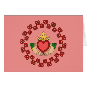 Claddagh och röda Knotwork på rosa hälsningkort Hälsningskort