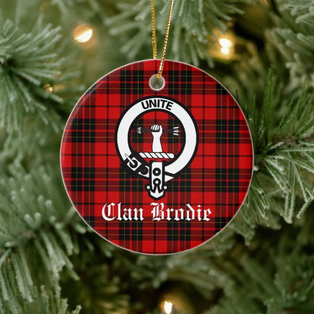 Clan Brodie-kröningsmärke och Tartan Julgransprydnad Keramik (Träd)