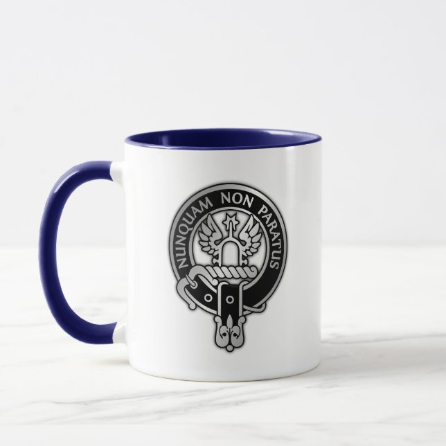 Clan Johnstone-kröningsmugg Mugg (Vänster)