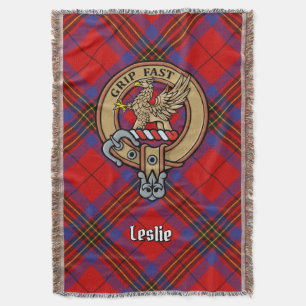 Clan Leslie-vapen över röd tartan Filt