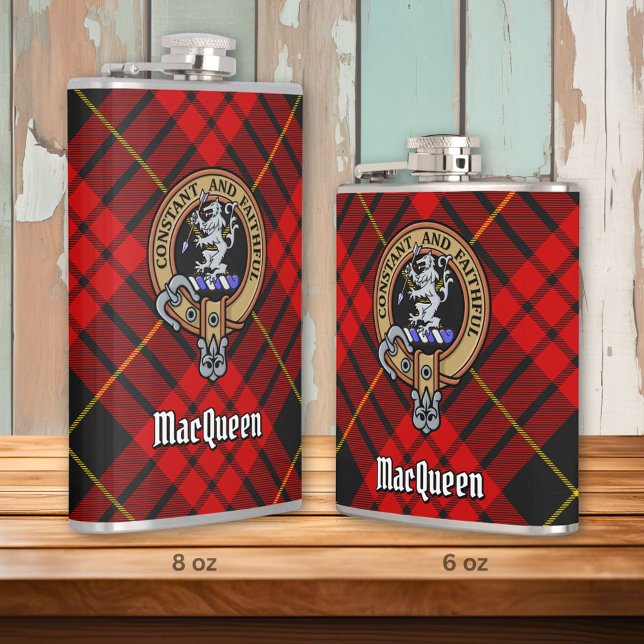 Clan MacQueen Crest över Tartan Fickplunta (Skapare uppladdad)