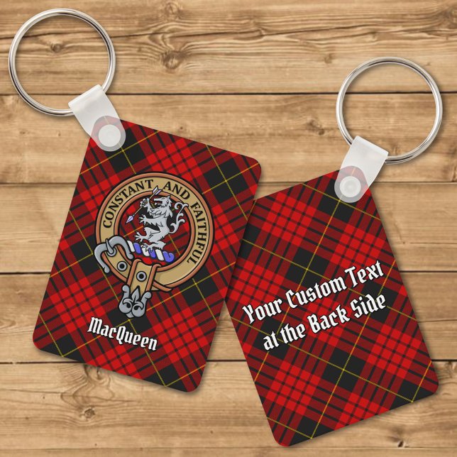 Clan MacQueen Crest över Tartan Nyckelring (Skapare uppladdad)
