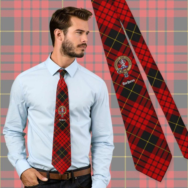 Clan MacQueen Crest över Tartan Slips (Skapare uppladdad)