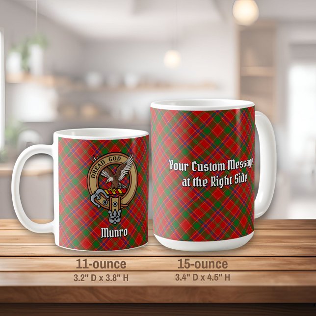 Clan Munro Crest over Tartan Kaffemugg (Skapare uppladdad)