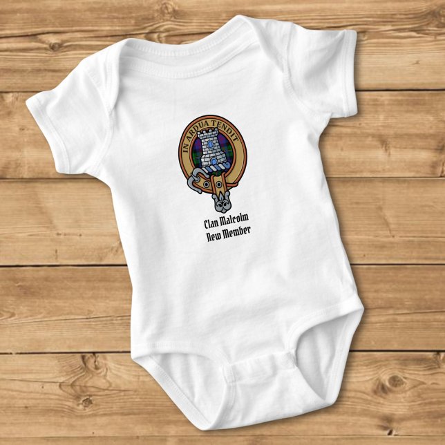Clans Malcolm-vapen över tartan T Shirt (Skapare uppladdad)