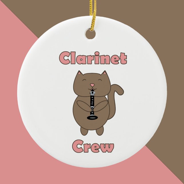 Clarinet Crew Cat Cute Brown Rosa Julgransprydnad Keramik (An ornament featuring a cat playing the clarinet and the words clarinet crew in pink.)