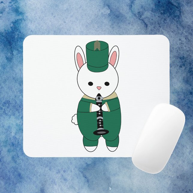 Clarinet Marching Band Rabbit Grönt Guld Musmatta (A mouse pad with a rabbit playing the clarinet wearing green and gold.)