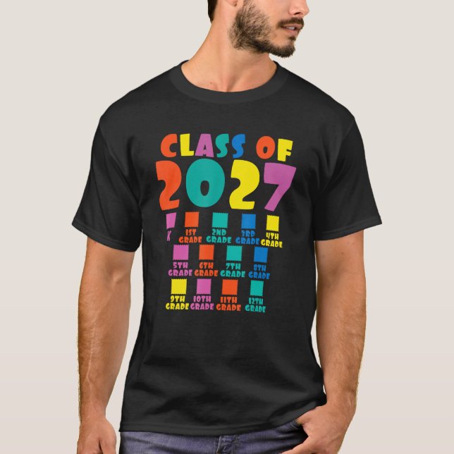 Class Of 2027 Grow With Me First Day Of School Che T Shirt (Framsida)