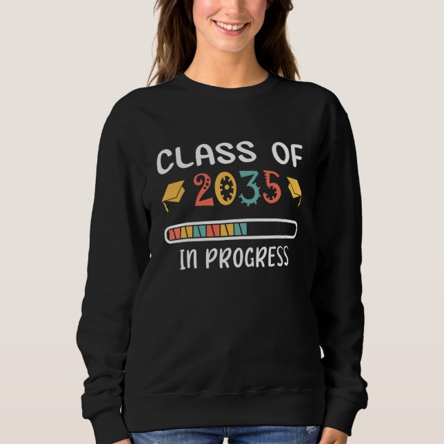 Class of 2035 Grow With Me Graduation in progress T Shirt (Framsida)