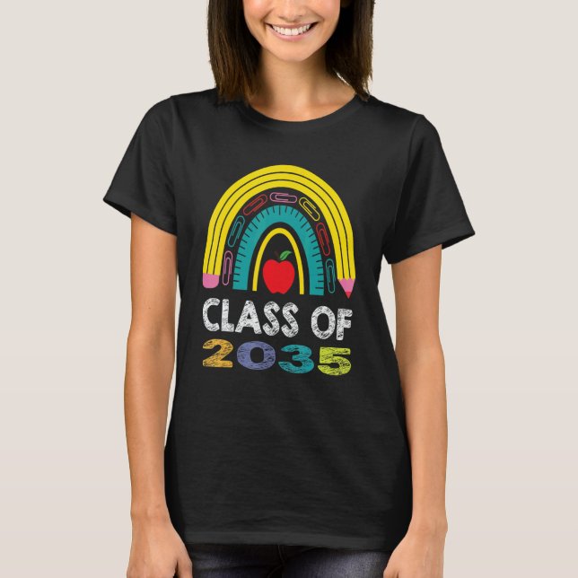 Class Of 2035 Rainbow Grows With Me First Day Of S T Shirt (Framsida)