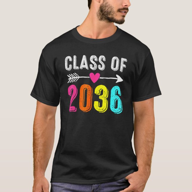 Class Of 2036 Kindergarten Pre K Grow With Me Grad T Shirt (Framsida)