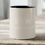 Classic Beige Taupe-Neutralten Minimalist Monogram Två-Tonad Mugg<br><div class="desc">Börja din dag med den här klassiska beige taupe-neutralten minimalistisk tvåtonsidig kaffe mugg. Med en mjuk beige taupbakgrund, ren svart typografi och en enkel modern layout blandar den här personlig mugg underskattade elegansen med vardagsfunktionerna. Perfekt för bröllop, årsdagar, företagsgåvor eller någon som dricker neutralt i kärlek. Anpassa med initialer och...</div>